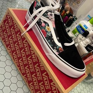 Vans Old Skool Garden Floral Black Suede Upper Skate Shoe (Unisex)